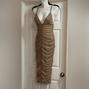 REVOLVE X MICHAEL COSTELLO: FIJI MIDI DRESS